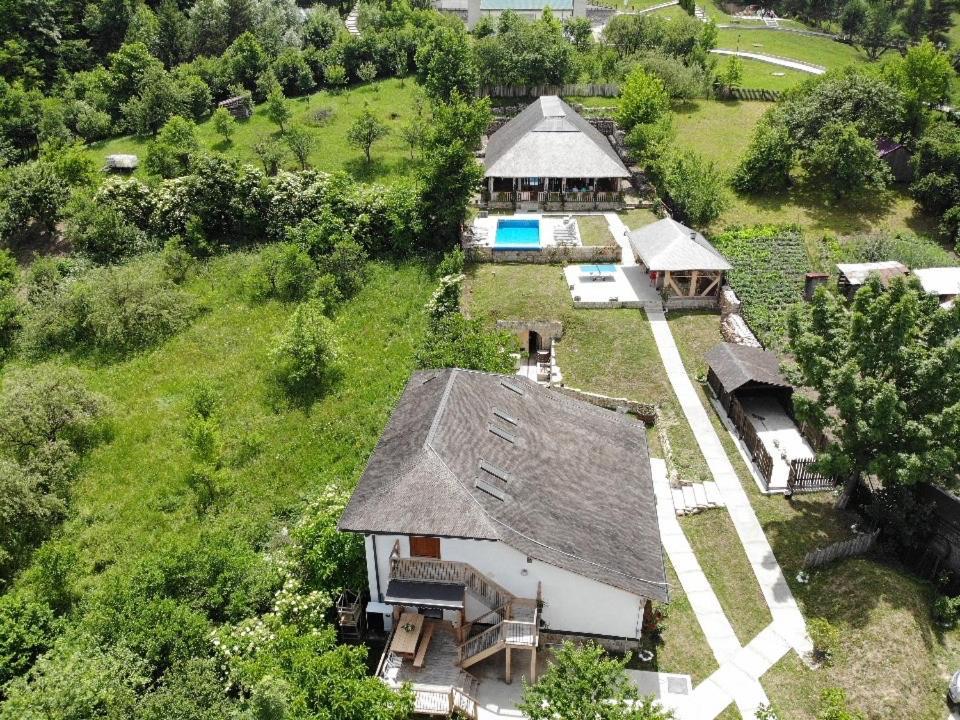 Casa Thymus Villa Soveja Exterior photo